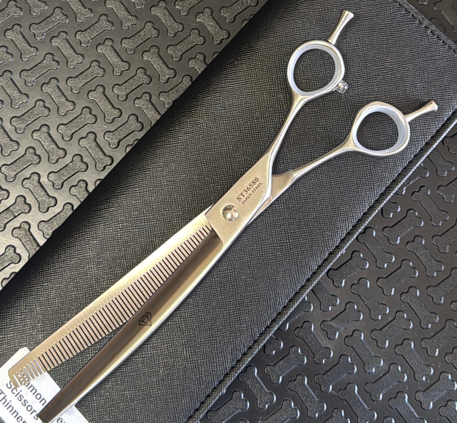 Diamond Edition 8" Curved Thinning Shear - Image 2 | Pure Spaw